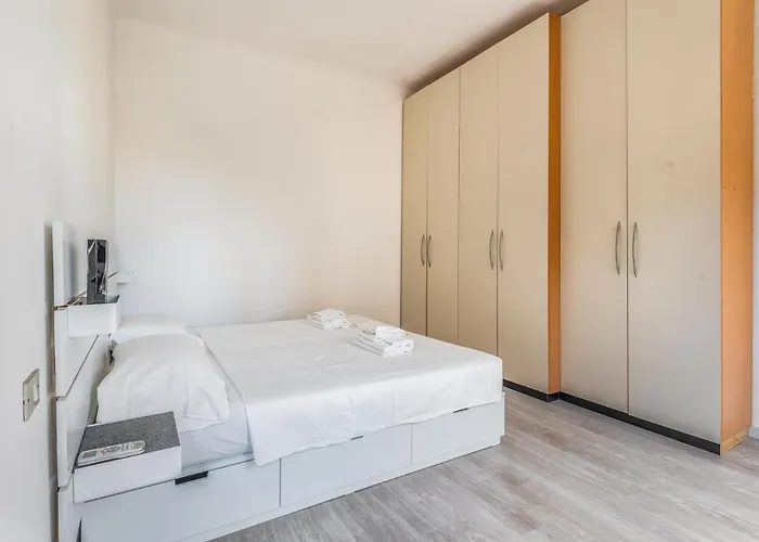 Navigli Via Pavia 4 Pax -wifi Appartement