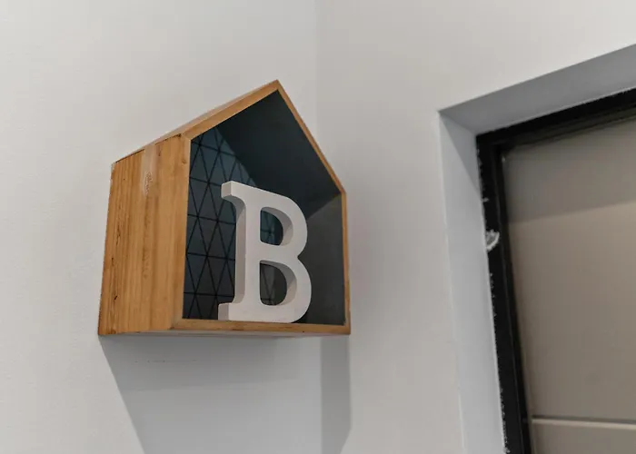 Baroni B - Free Private Parking And A-c Milán