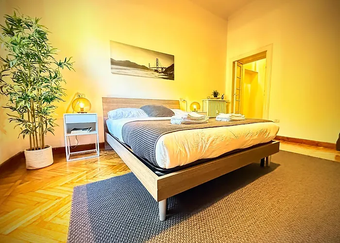 Train Station - Zara 67 Milán