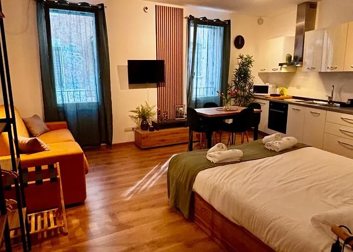 - Navigli, Duomo, * 밀라노