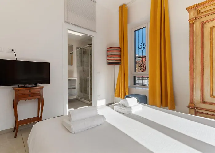 Baroni B - Free Private Parking And A-c *