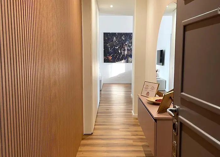 Lula - Zara M3-m5 * Milaan