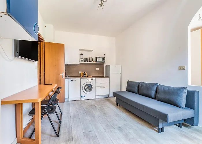 Navigli Via Pavia 4 Pax -wifi * Milan