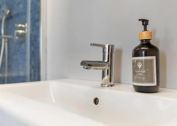 Baroni D - Free Private Parking And A-c