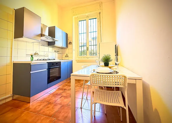 Train Station - Zara 67 Milán