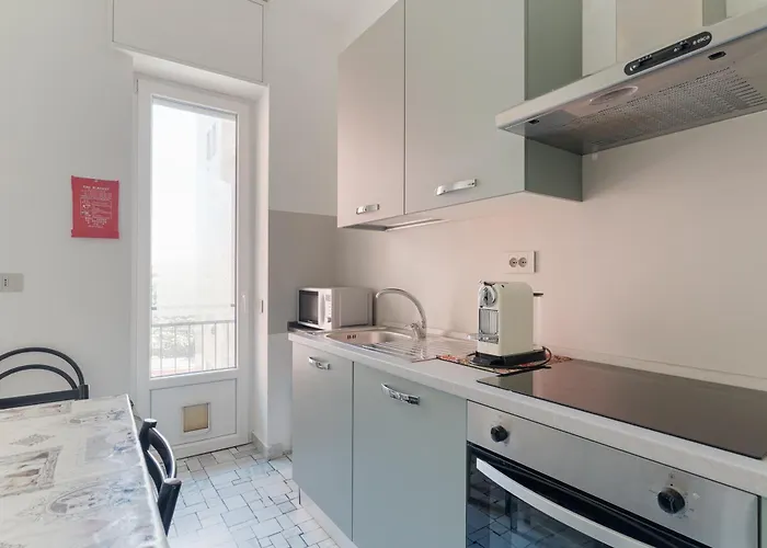 Guesthost - Bright Near Mm1 Turro *