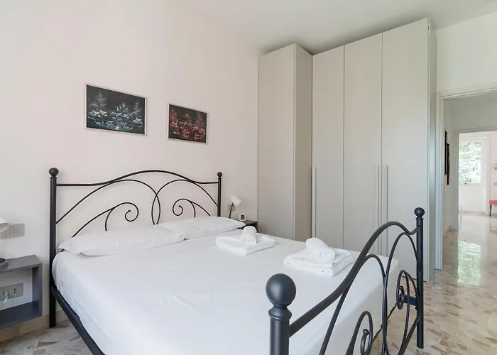 Guesthost - Bright Near Mm1 Turro アパート