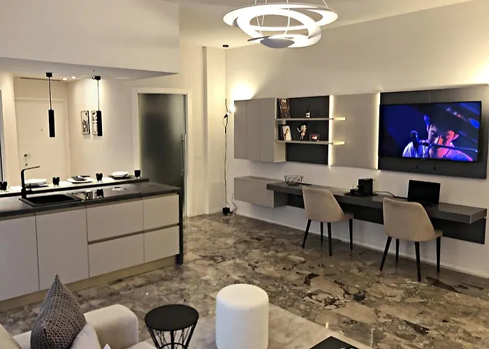 Solari Luxury Flat アパート *