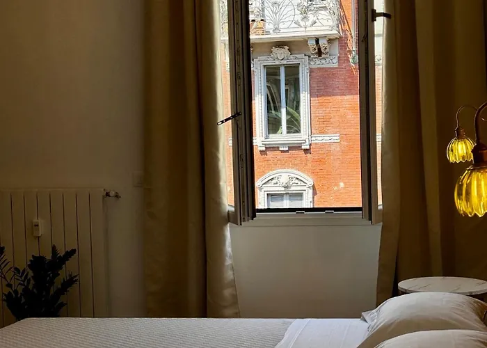 公寓 Charming 2 Bed With Private Baths In Center