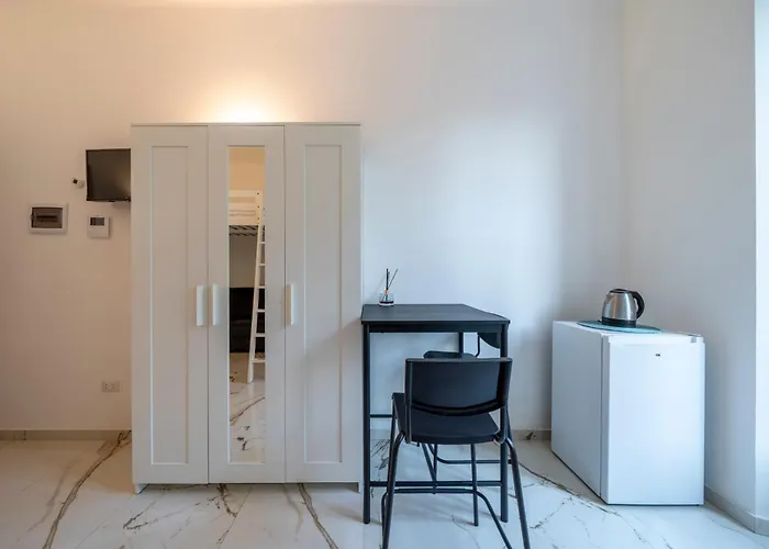 St Laurent - Citta Studi * 밀라노