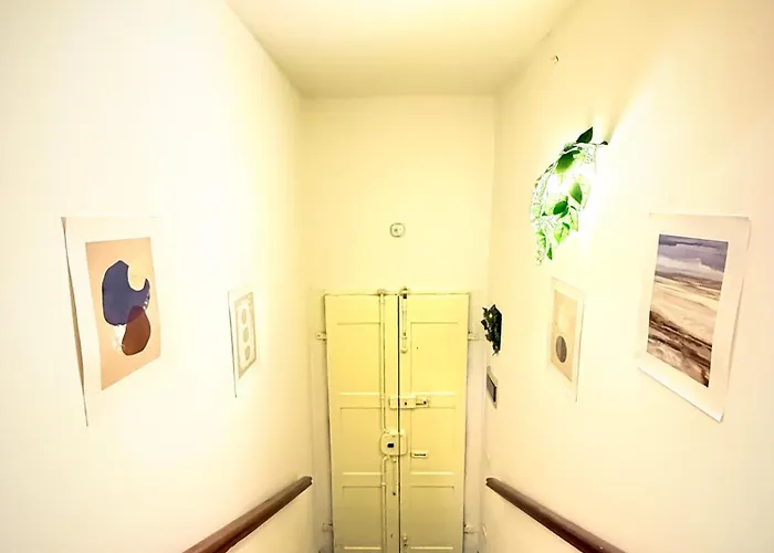 Train Station - Zara 67 Milán