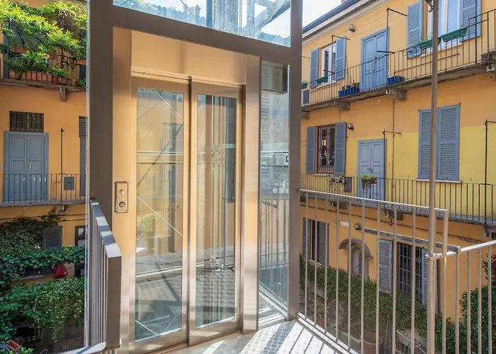 아파트 Quiet In The Heart Of Navigli - B