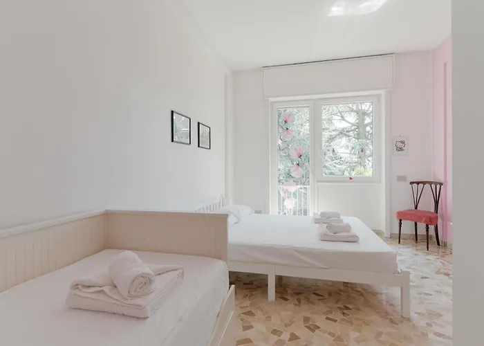 Guesthost - Bright Near Mm1 Turro アパート