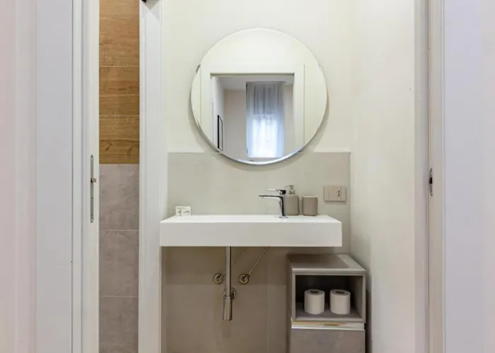 Casati Station Metro M1, M2, M3 Lejlighed