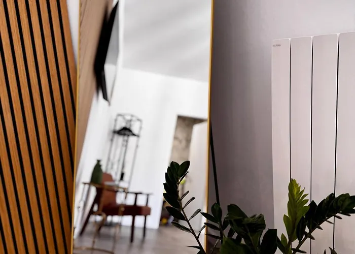 公寓 Charming 2 Bed With Private Baths In Center