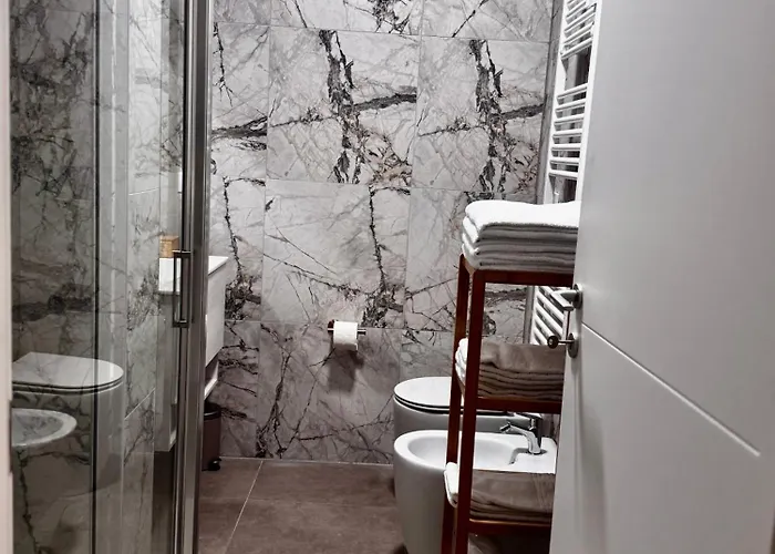 Charming 2 Bed With Private Baths In Center 公寓 米兰