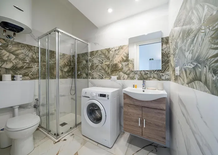 St Laurent - Citta Studi 밀라노