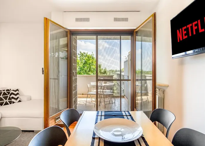 Quiet With Terrace - 20 Min From Duomo ميلان