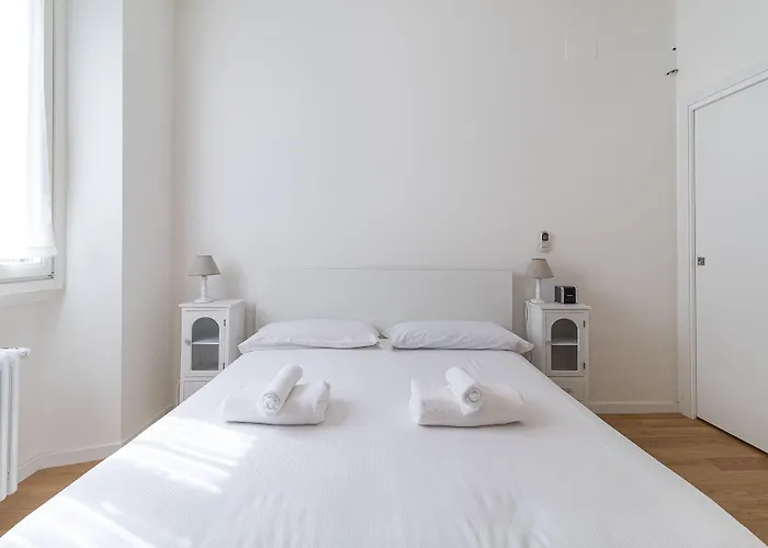 Joivy Cosy 1-bed Near