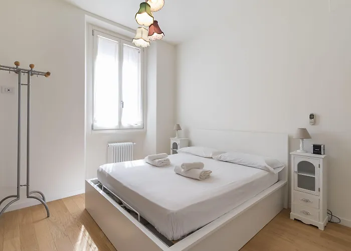 Joivy Cosy 1-bed Near Lejlighed Milano