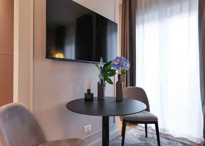 برستيج بوتيك للشقق الفندقية - بياتزا دومو فيو 4*