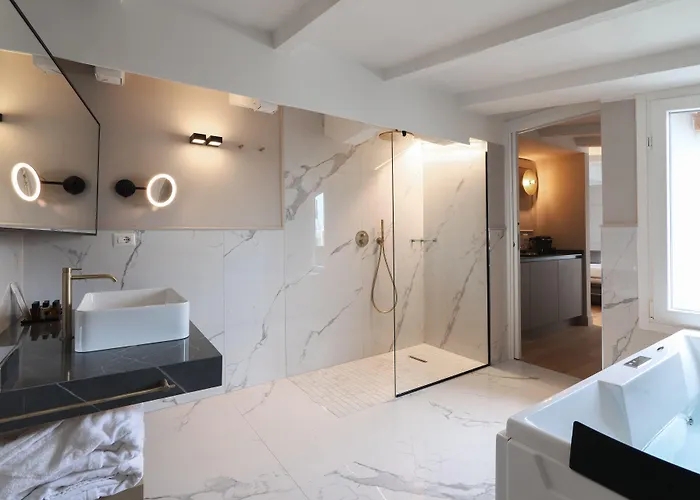 شقة برستيج بوتيك للشقق الفندقية - بياتزا دومو فيو