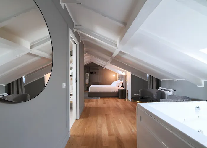 شقة برستيج بوتيك للشقق الفندقية - بياتزا دومو فيو