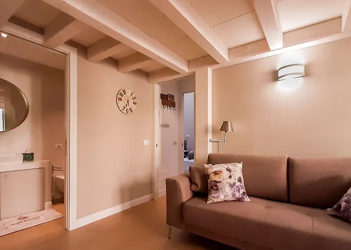 Joivy Sophisticated 2 Bedroom Loft For 4 شقة ميلان