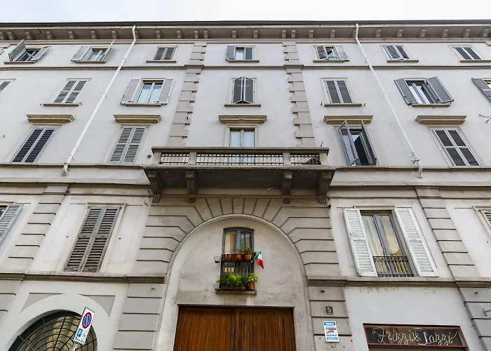 Pit Stop - Navigli * Milán