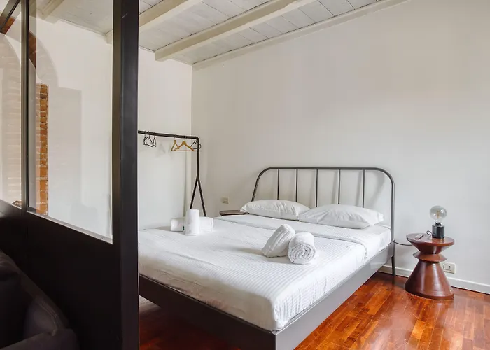 Joivy Superb In The Centre Of * Милан