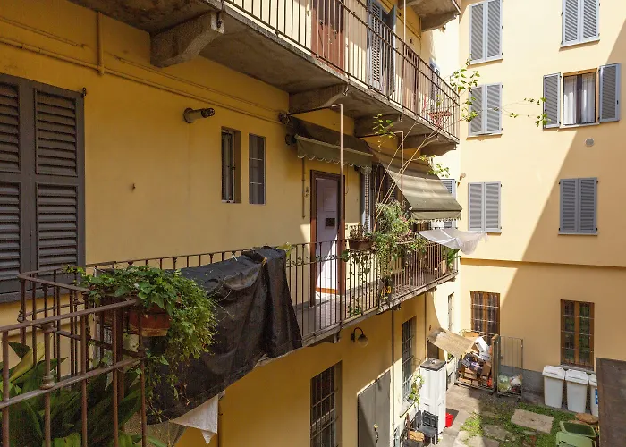 Happy - Naviglio Grande