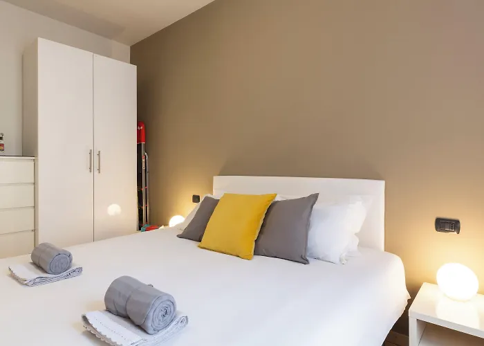 Happy - Naviglio Grande *