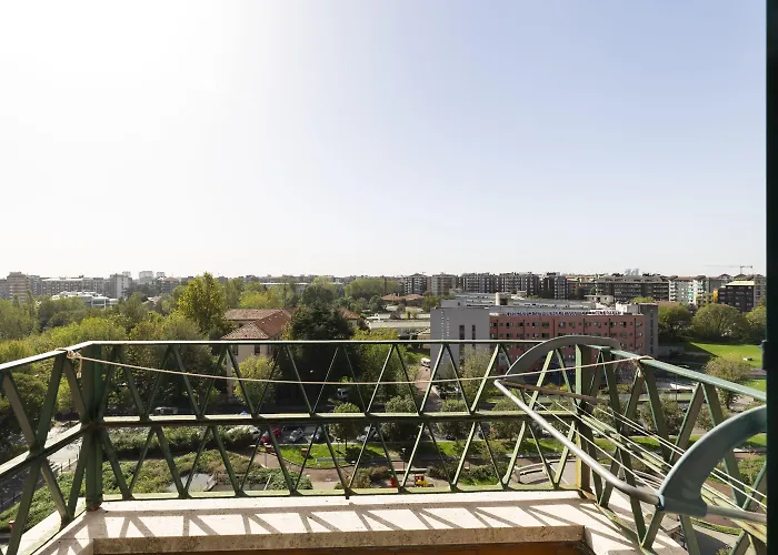 The - Floor Milánó