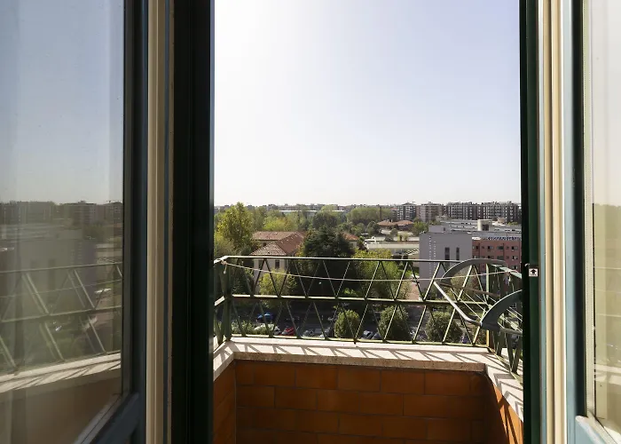 The - Floor * Milánó