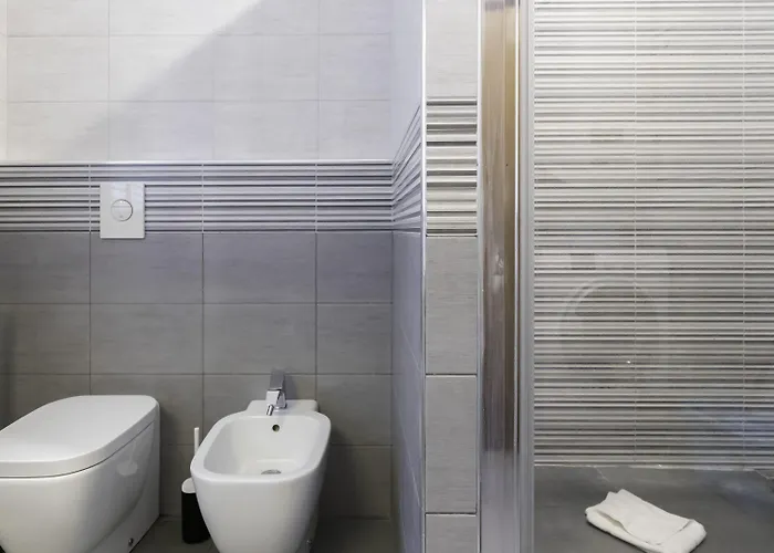 Italianway Easy - Piceno 44 * Милан