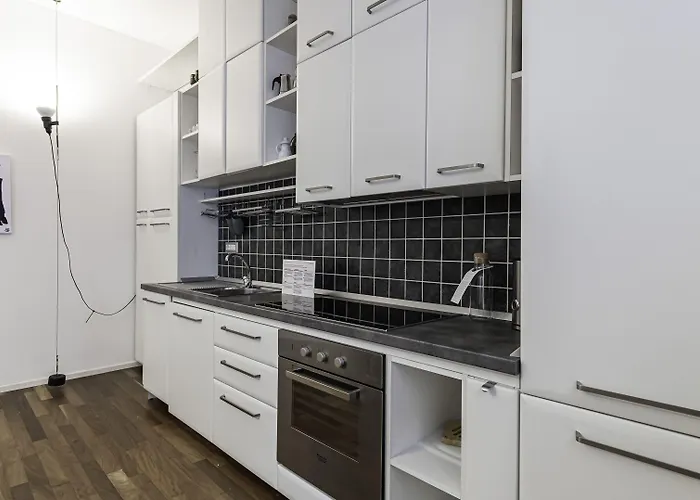 Italianway Easy - Piceno 44 * Милан