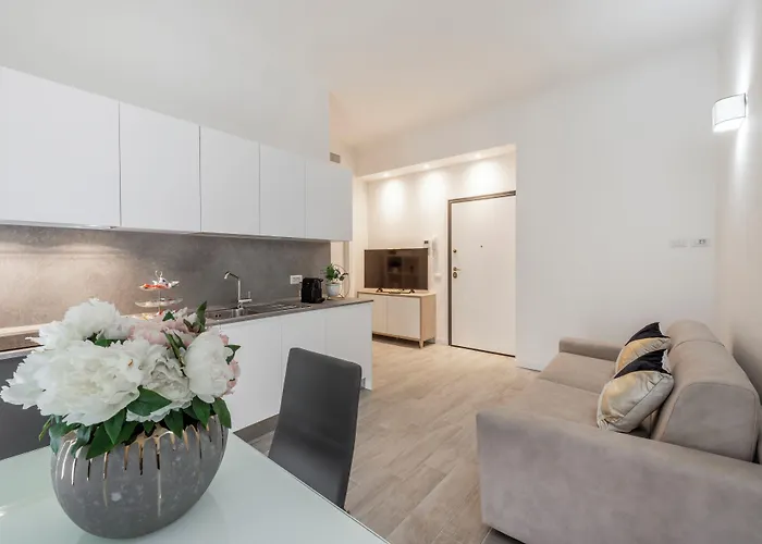 Royal - Centro Brera Апартаменты