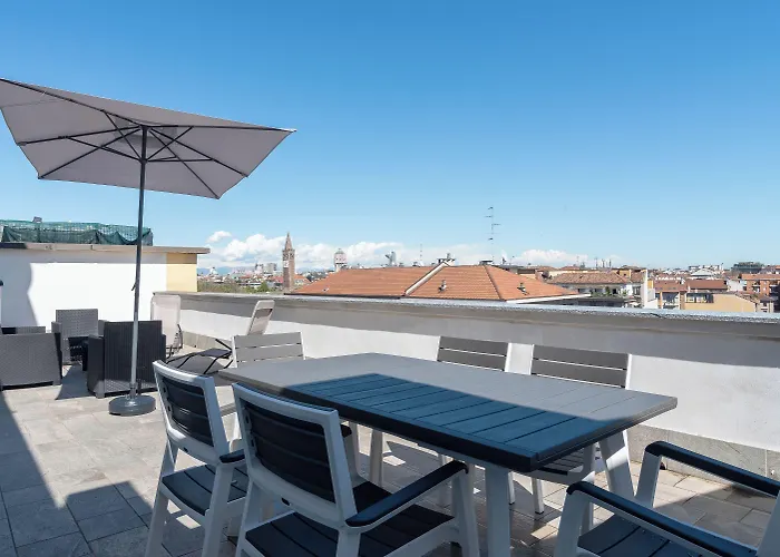 Easyhomes - Navigli Terrace Apartamento Milão