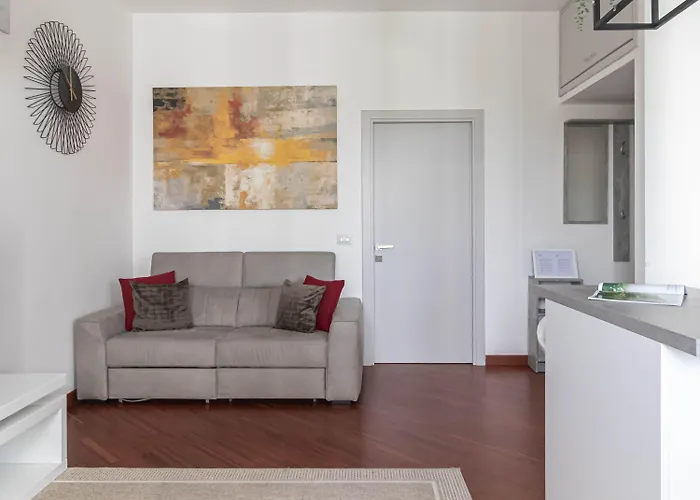 Italianway - Lorenteggio 30 *