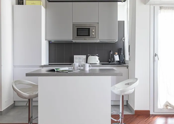 Apartment Italianway - Lorenteggio 30 *