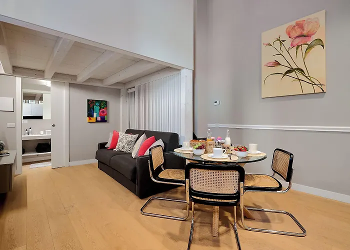 Style-hosted By Sweetstay *