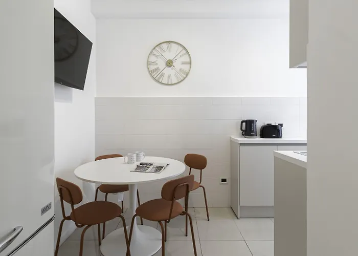 아파트 Italianway Comfort - Confalonieri 11 *