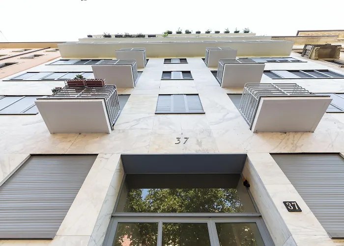 Govone Fashion House *