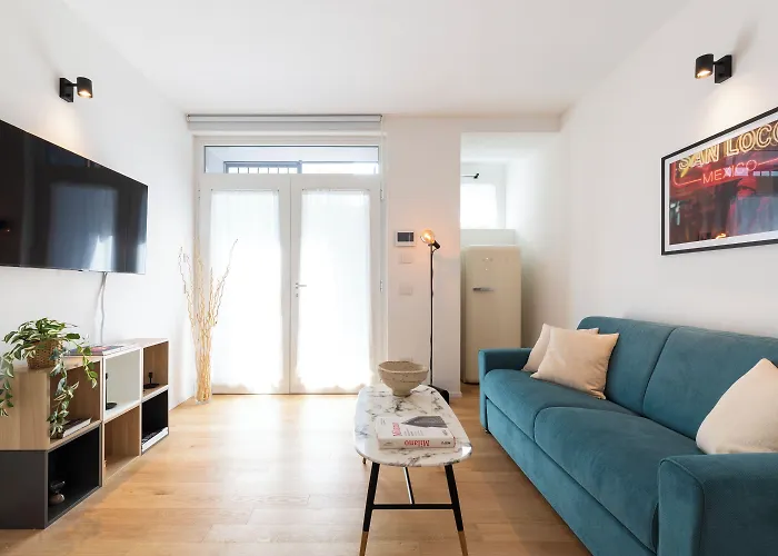 Govone Fashion House *