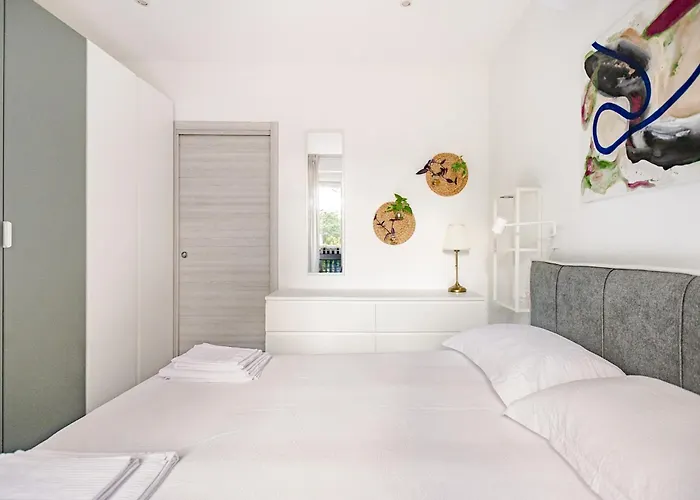 Tatil Evi Pomodoro House - Luminoso Vicino Linate, Duomo, Fabrique, Unipol Dome