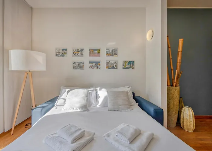 Apartmán Elegant Self Check-in Metro To Duomo 12 *