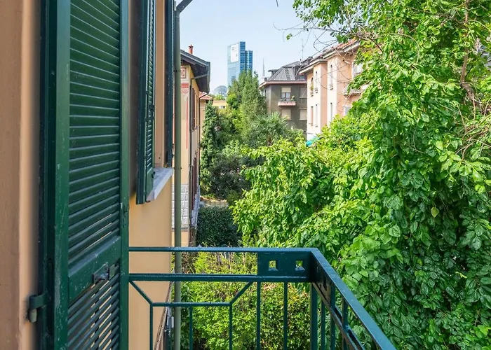 Exclusive Italian Garden In * Milano