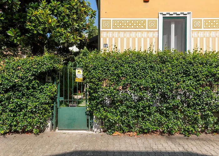 Exclusive Italian Garden In Milan