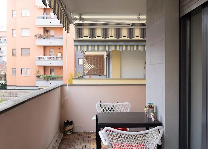 Ampio E Accogliente Bilocale In Zona Bicocca Lägenhet *