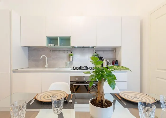 Appartement Trilocale Con Aria Condizionata E Parcheggio Privato Fronte *